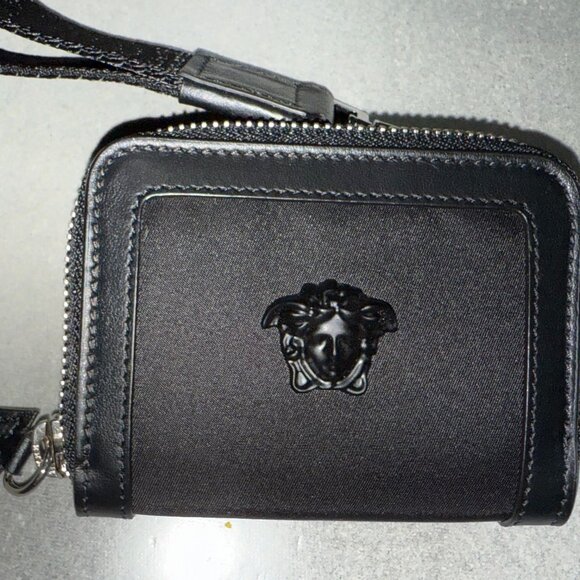 AUTHENTIC MENS WOMENS VERSACE LEATHER NYLON MEDUSA ZIP AROUND LANYARD WALLET - Picture 3 of 9